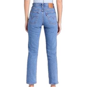 Levi’s Wedgie Size 25 High Waisted Medium Wash Jeans 27” Inseam Iconic Denim